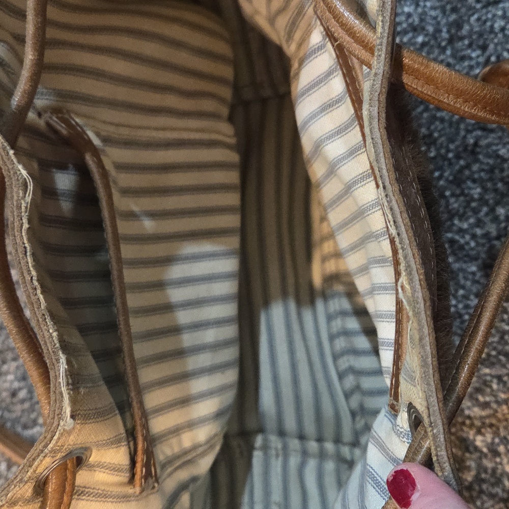 Holy Cow Couture Bucket Cross Body - Picture 2 of 8